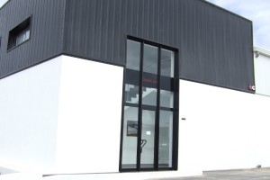 Façade principale de l'usine